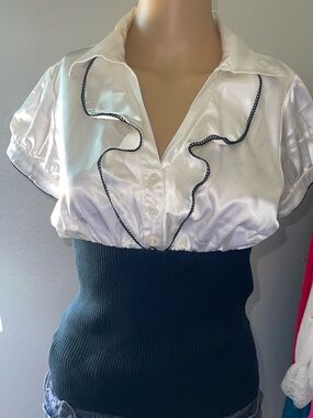 Vintage BCX satin ribbed top